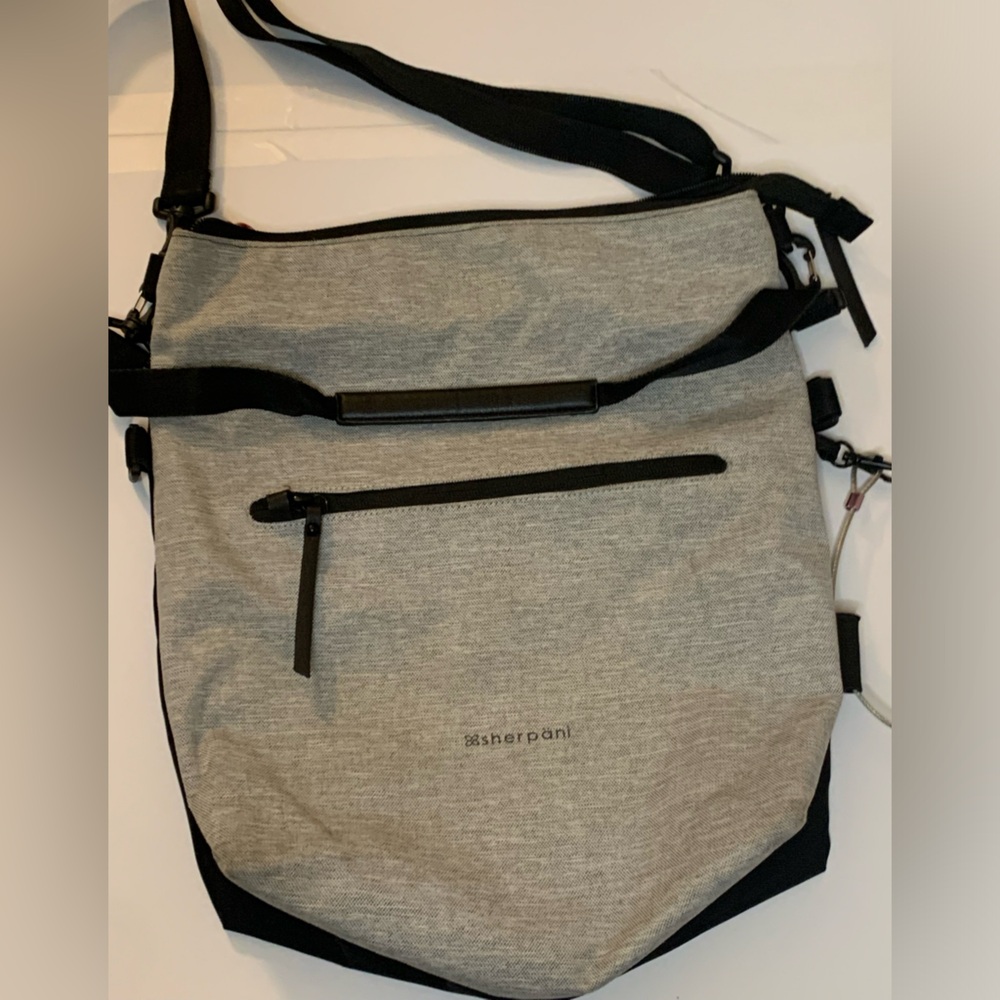 Sherpani anti theft crossbody bag / purse